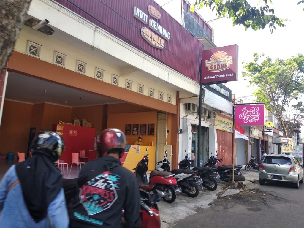 Roti Gembong Gedhe Cilacap